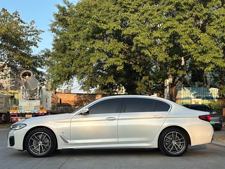 Фото 5 - BMW 5 Series