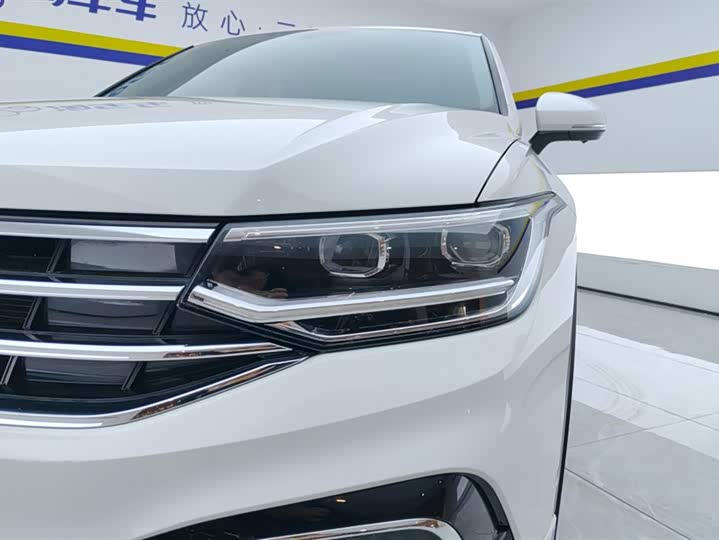 Фото 5 - Volkswagen Tiguan L Pro