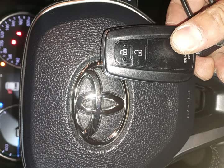 Фото 9 - Toyota Wildlander