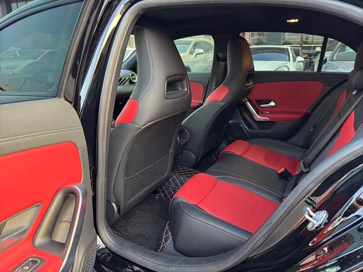 Фото 4 - Mercedes-Benz A-Class AMG