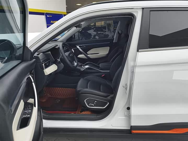 Фото 9 - Geely Atlas