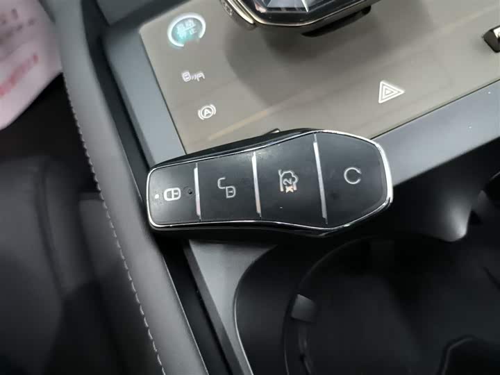 Фото 9 - BYD Qin L