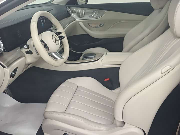 Фото 5 - Mercedes-Benz E-Class