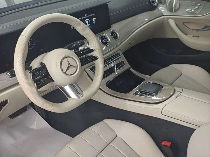 Фото 6 - Mercedes-Benz E-Class