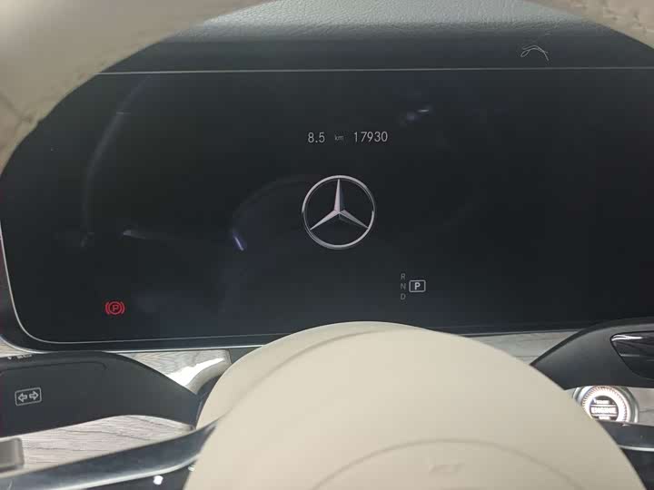 Фото 9 - Mercedes-Benz E-Class