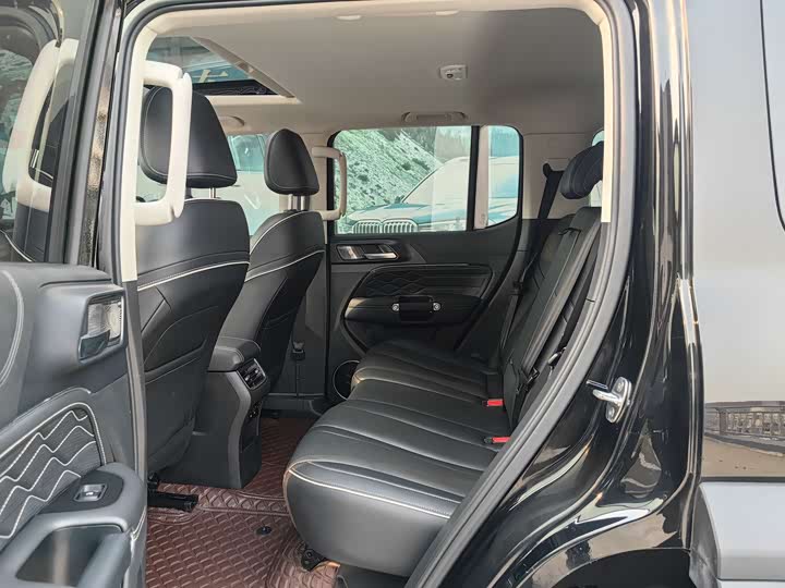 Фото 6 - Tank 300