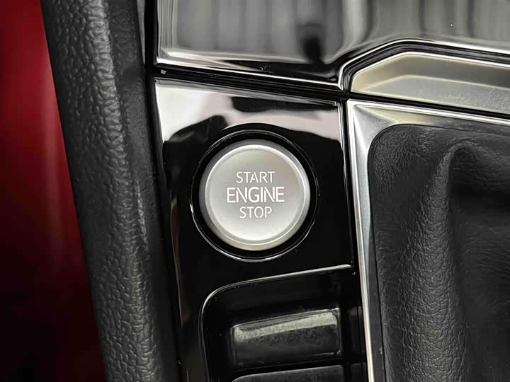 Фото 4 - Volkswagen Sagitar L