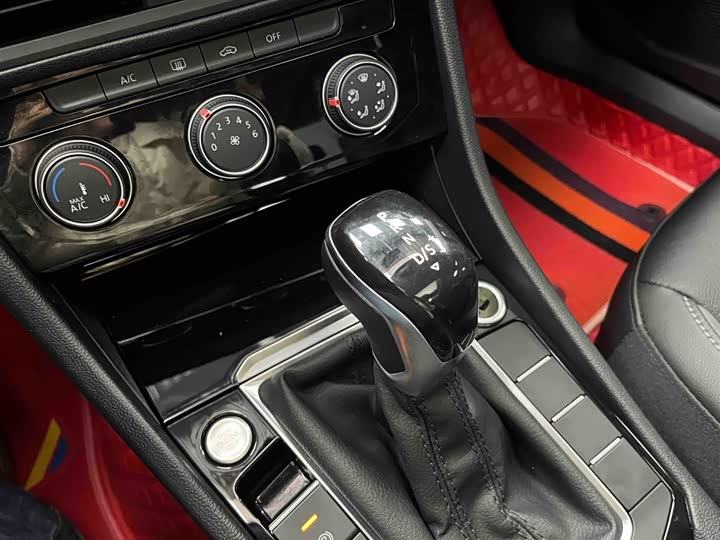 Фото 5 - Volkswagen Sagitar L