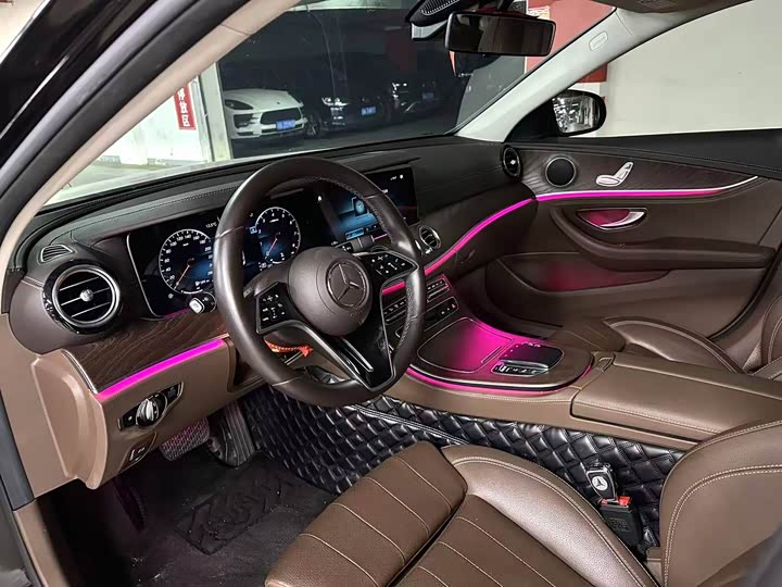 Фото 4 - Mercedes-Benz E-Class