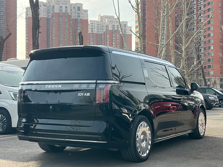 Фото 4 - Zeekr 009