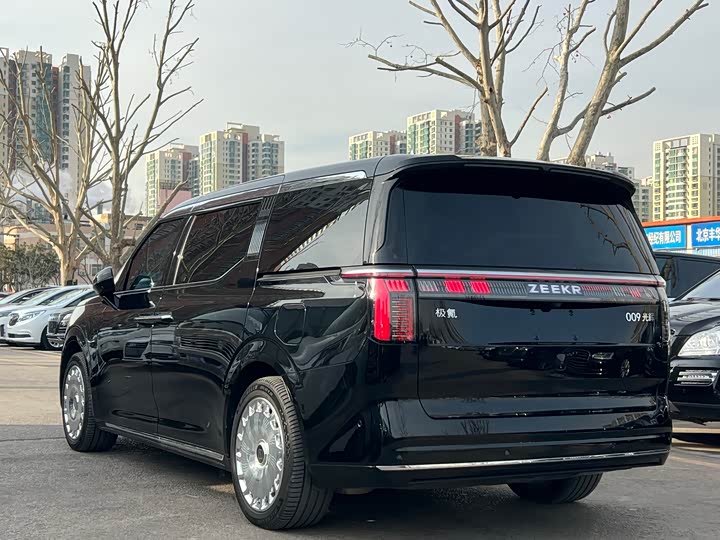 Фото 5 - Zeekr 009