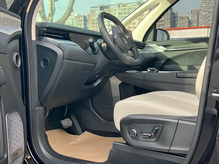 Фото 7 - Zeekr 009