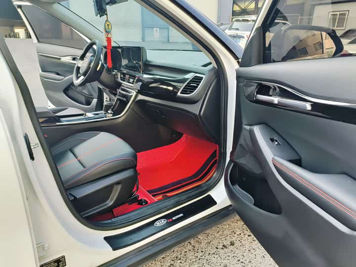 Фото 8 - Kia KX3