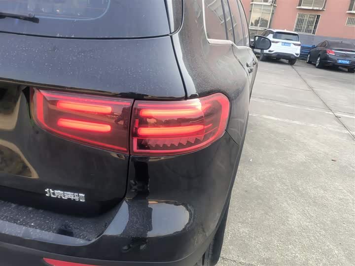 Фото 8 - Mercedes-Benz GLB-Class