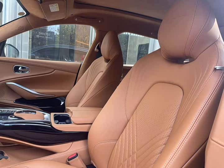 Фото 5 - Aston Martin DBX