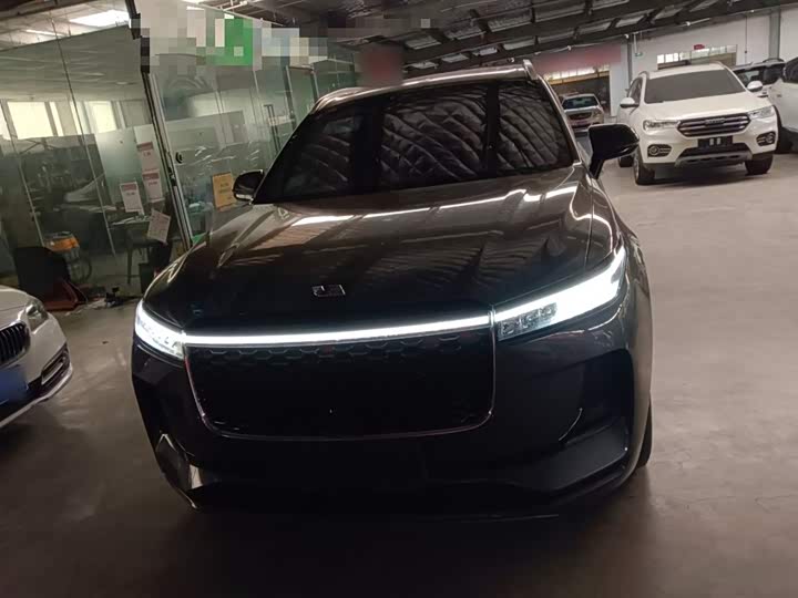 Фото 3 - LiXiang One