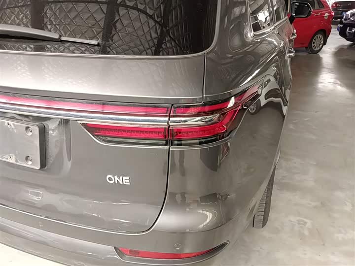 Фото 8 - LiXiang One