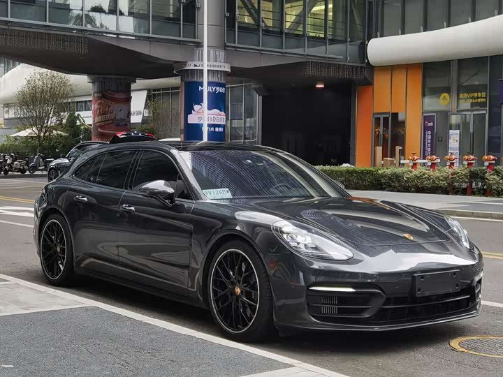 Фото 3 - Porsche Panamera
