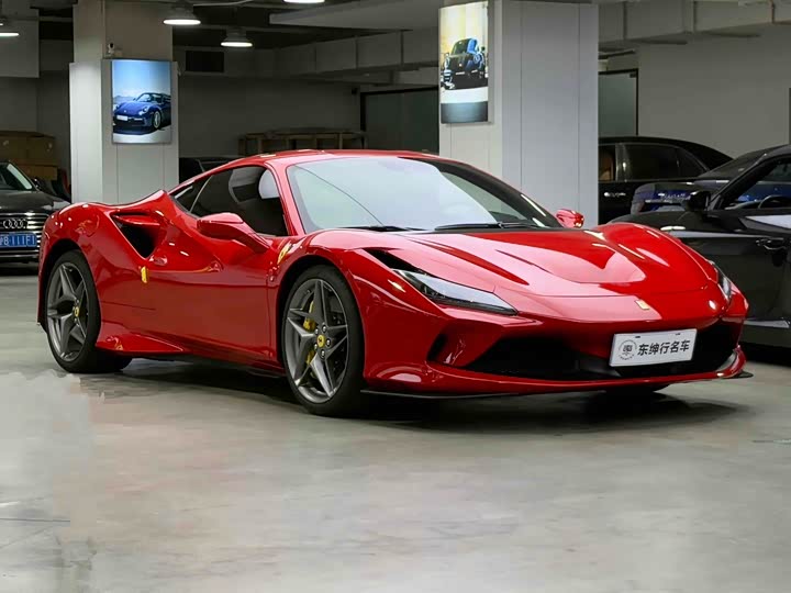 Фото 3 - Ferrari F8
