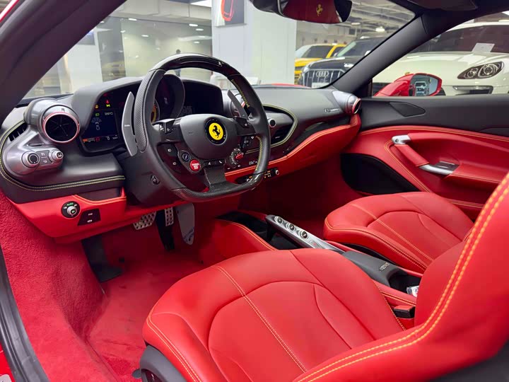 Фото 7 - Ferrari F8