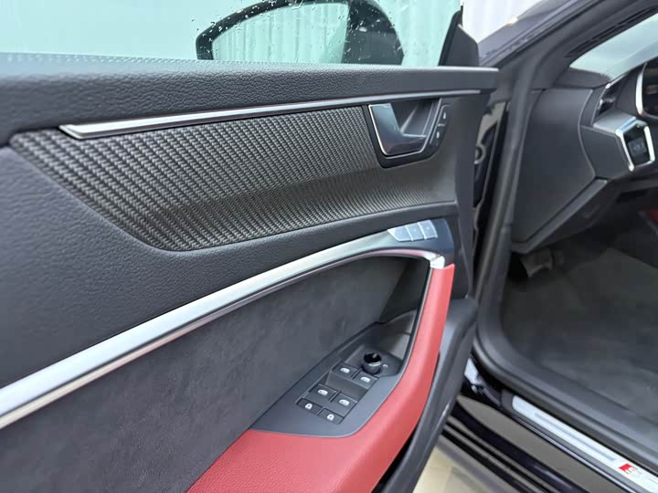 Фото 6 - Audi A7L