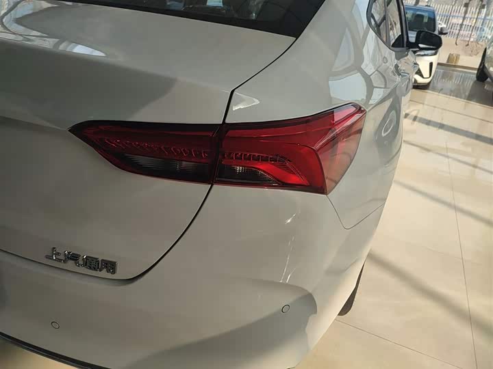 Фото 8 - Buick Verano