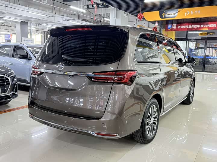 Фото 4 - Buick GL8 ES