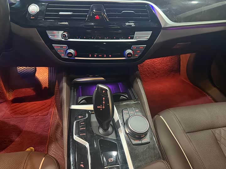 Фото 5 - BMW 5 Series