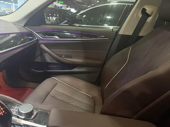 Фото 6 - BMW 5 Series