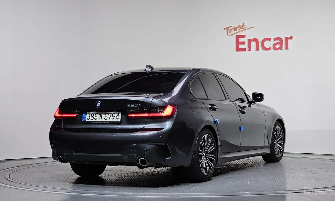 Photo 2 - BMW 3 Series