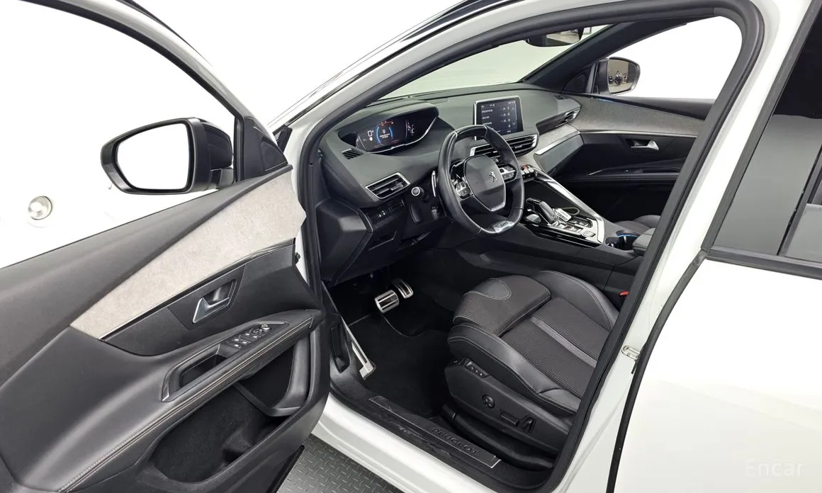 Фото 10 - Peugeot 5008