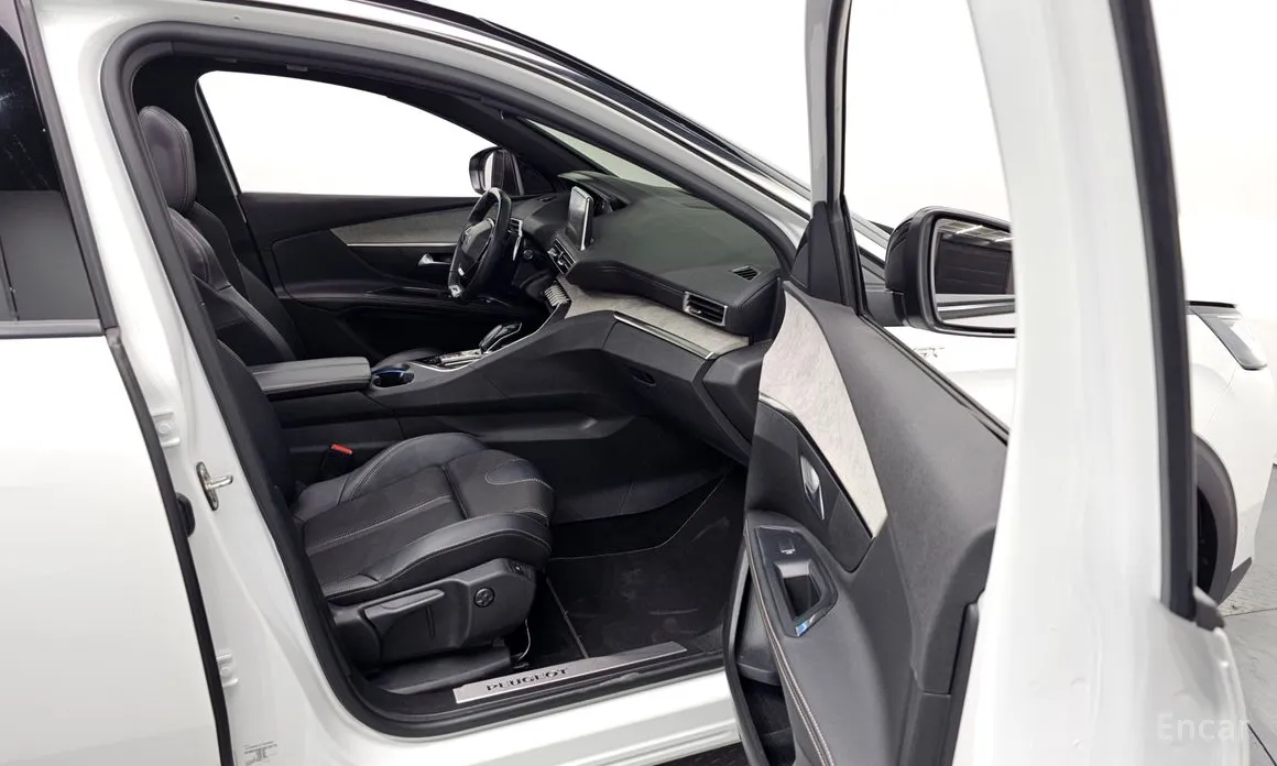 Фото 11 - Peugeot 5008