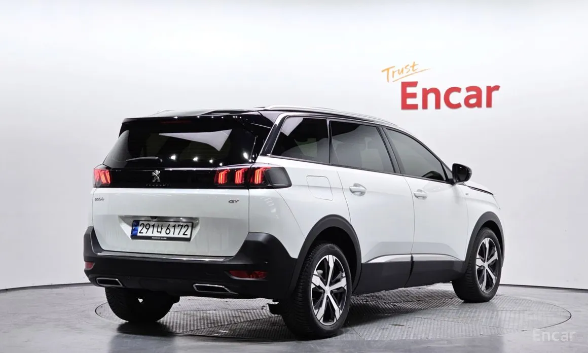 Фото 2 - Peugeot 5008