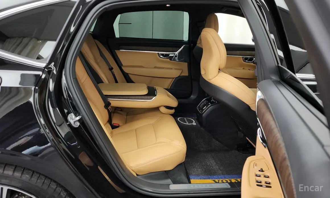 Фото 12 - Volvo S90