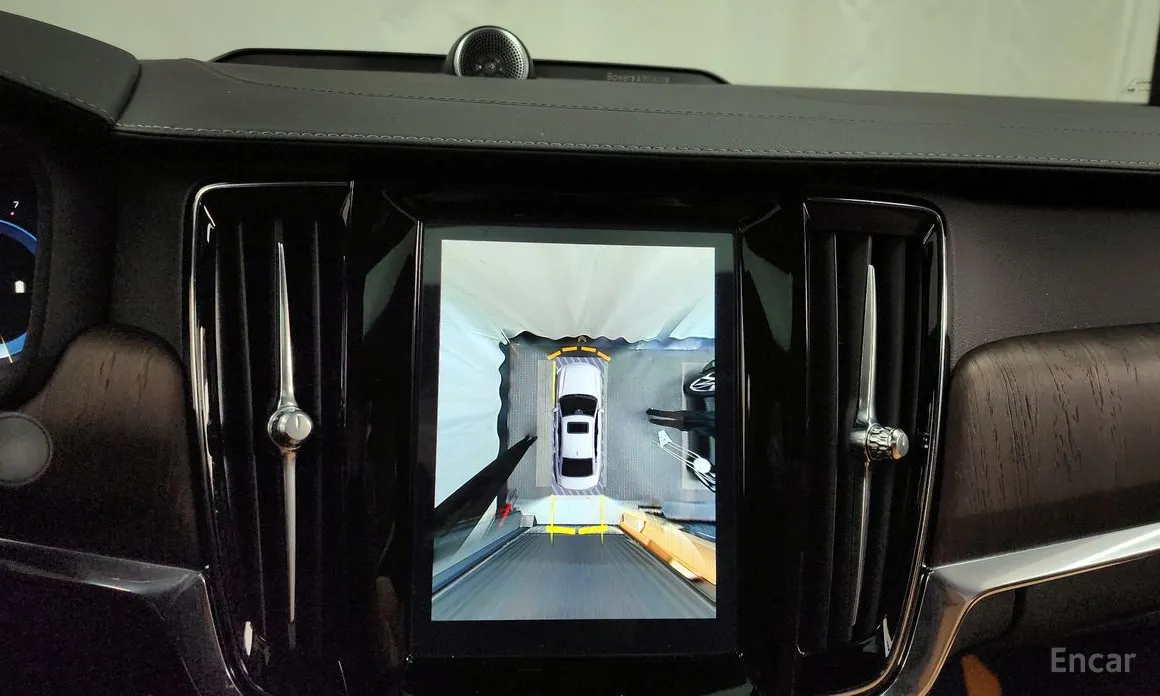 Фото 15 - Volvo S90