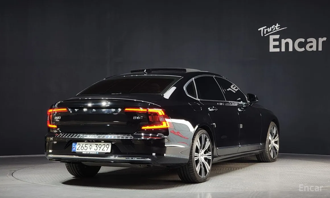 Фото 2 - Volvo S90