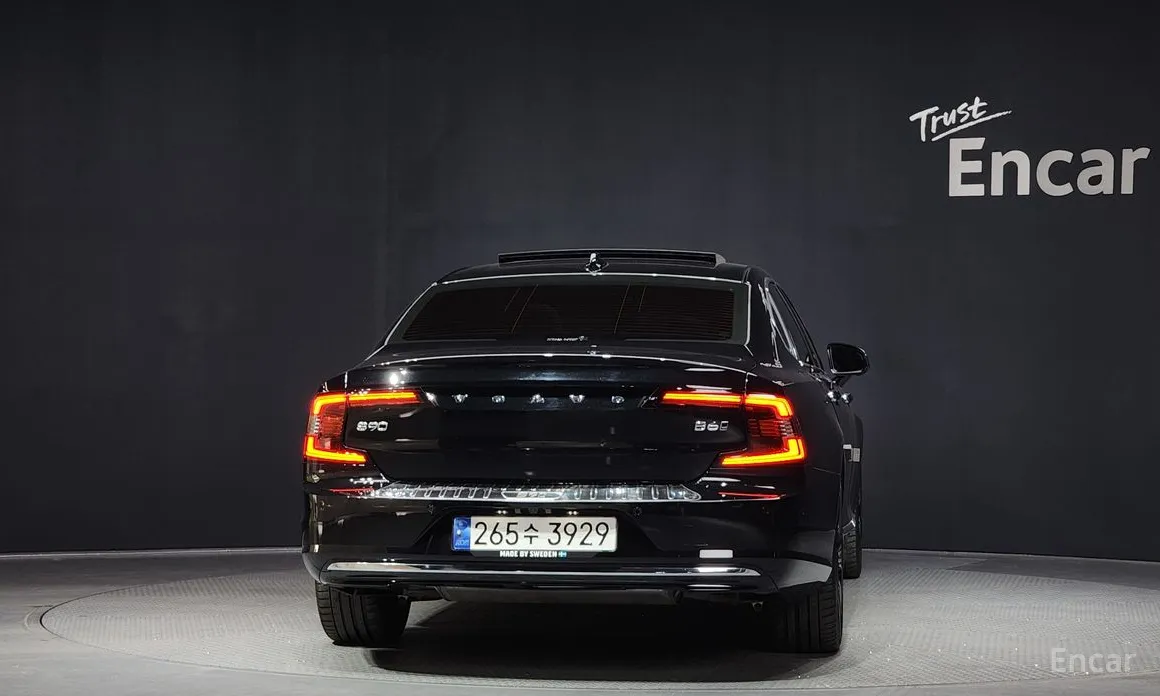 Фото 4 - Volvo S90