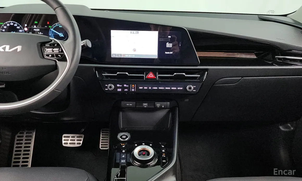 Фото 14 - Kia Niro