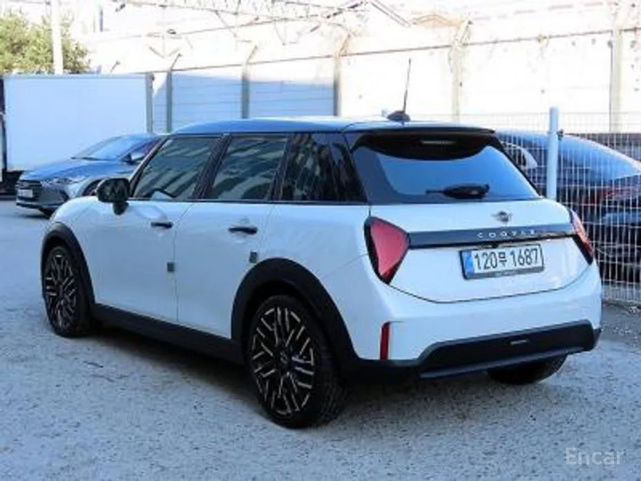 Фото 3 - Mini Cooper