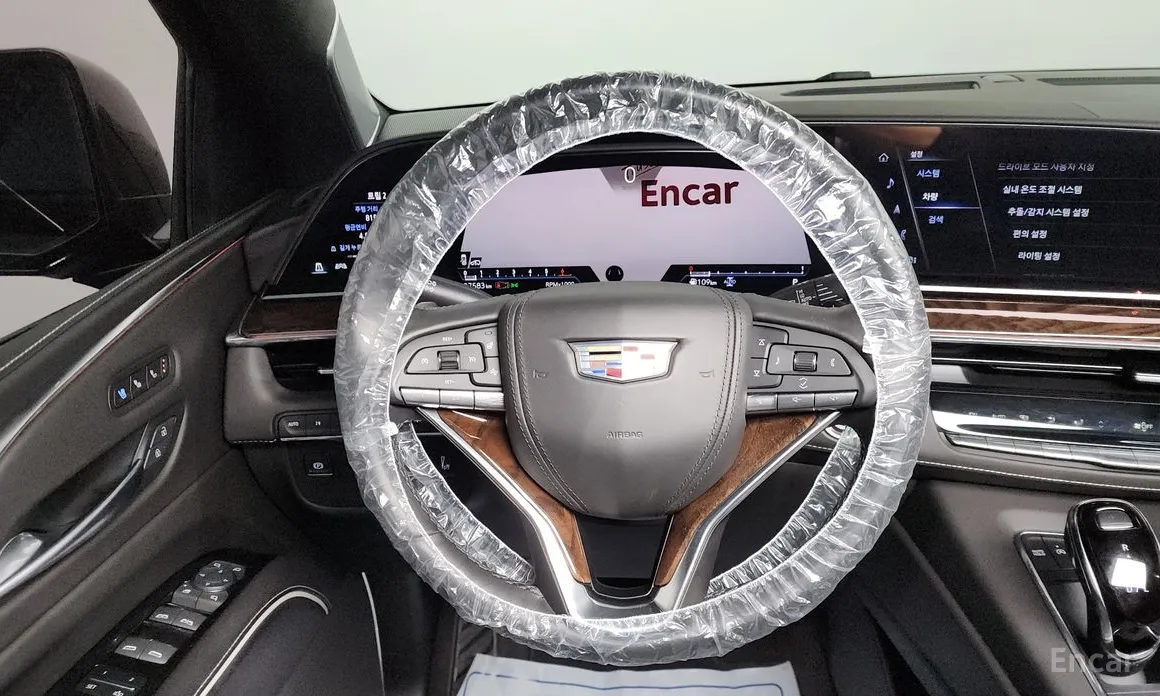 Фото 13 - Cadillac Escalade