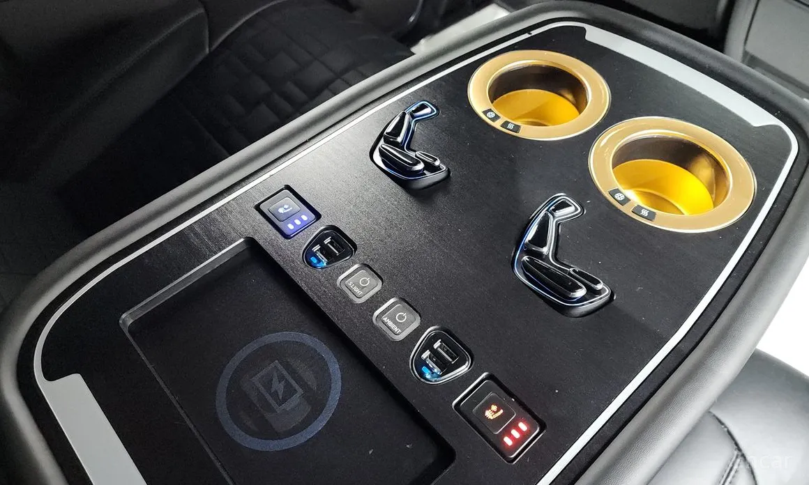 Фото 19 - Cadillac Escalade