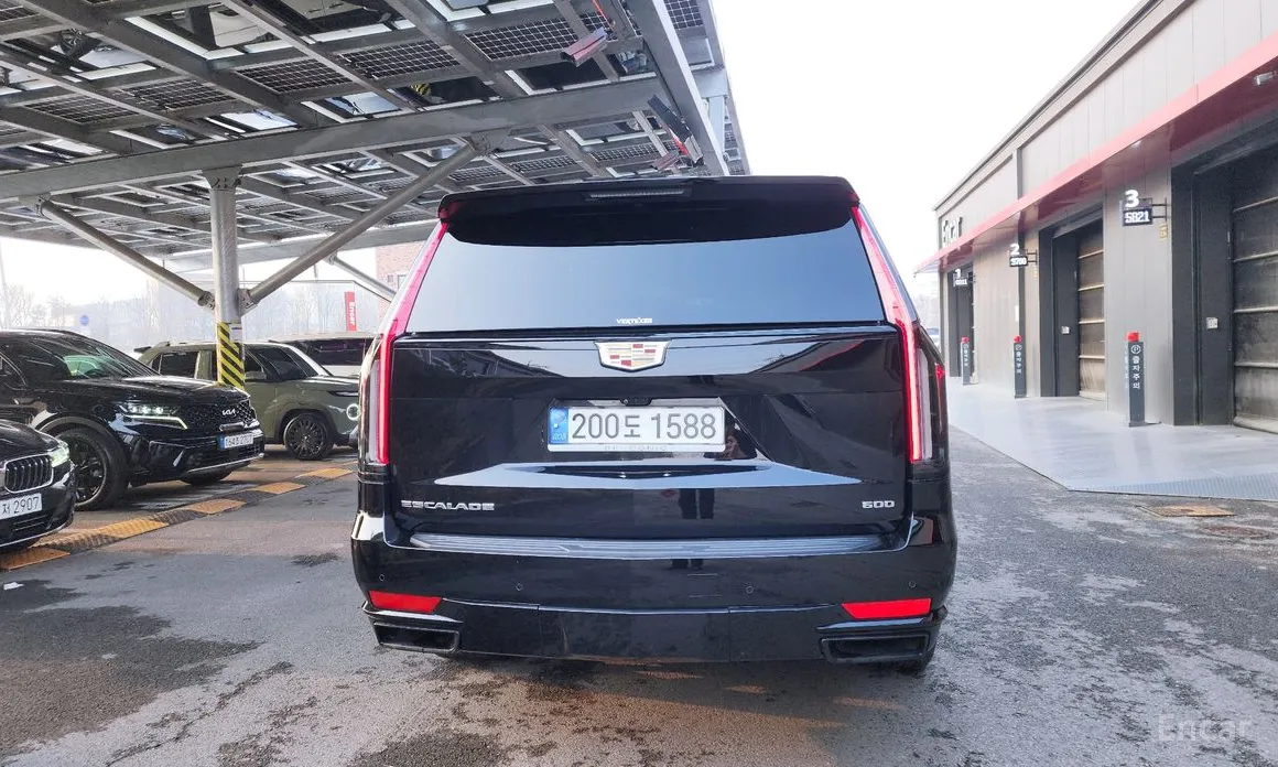 Фото 4 - Cadillac Escalade