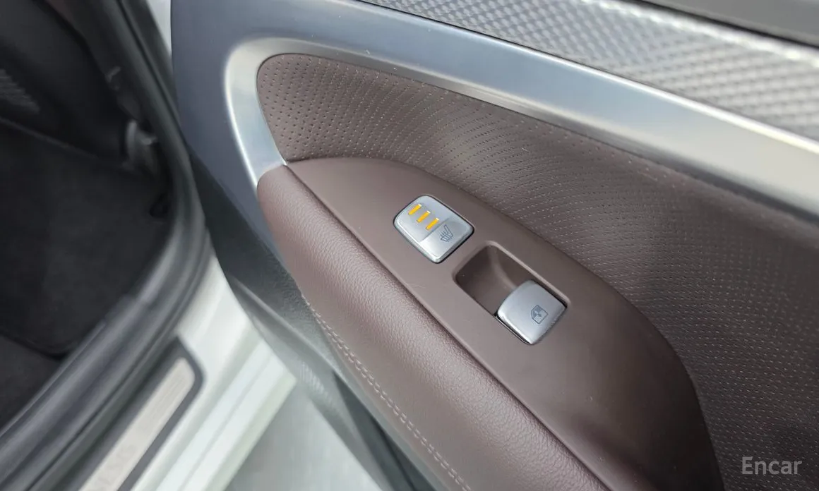 Фото 18 - Genesis G70