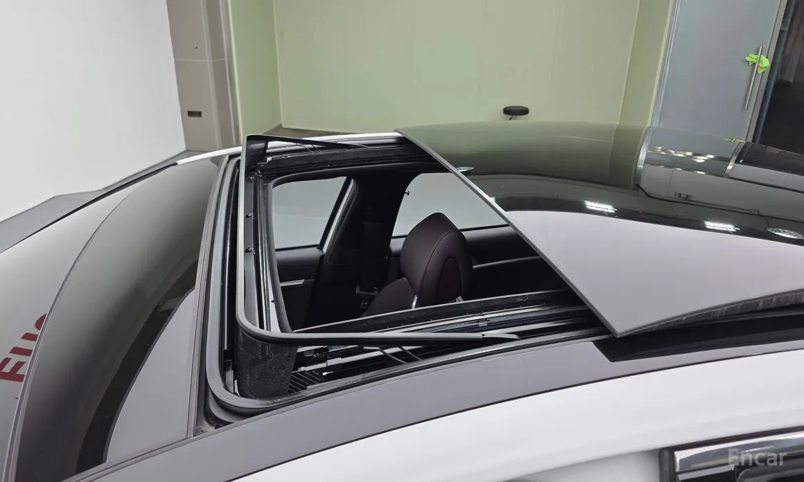 Фото 19 - Genesis G70