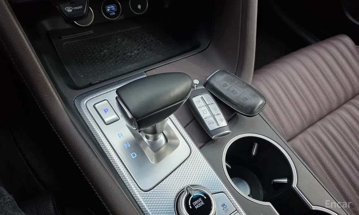 Фото 9 - Genesis G70