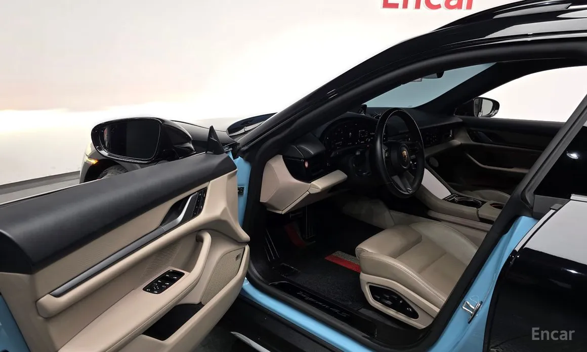 Фото 12 - Porsche Taycan