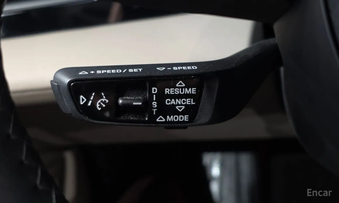 Фото 17 - Porsche Taycan