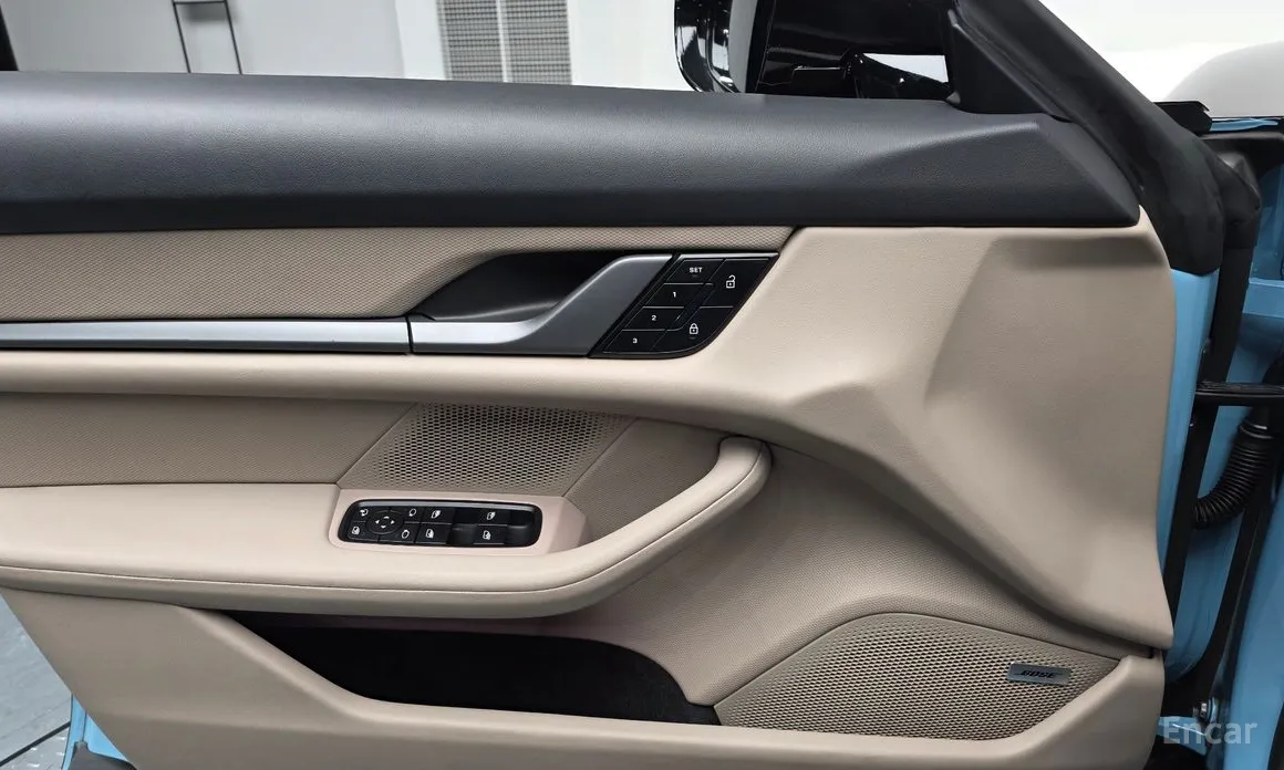 Фото 19 - Porsche Taycan