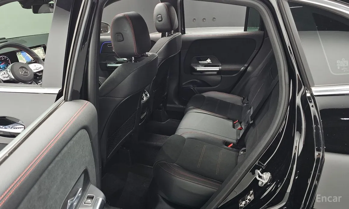 Фото 12 - Mercedes-Benz GLA-Class