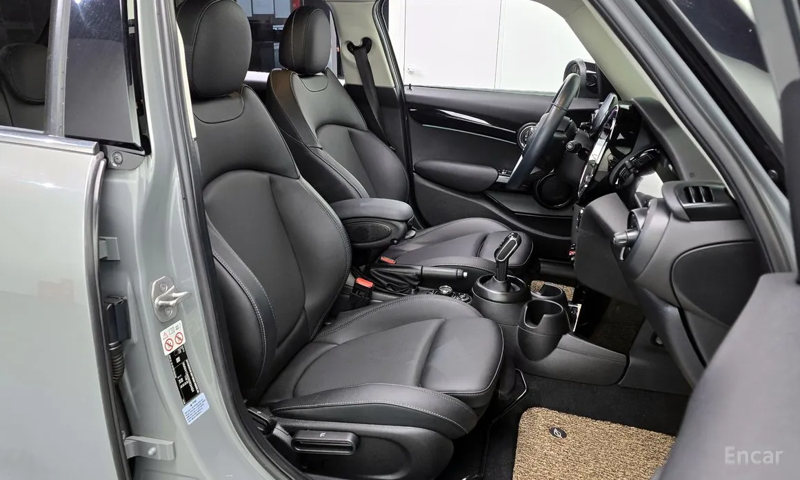 Фото 10 - Mini Cooper